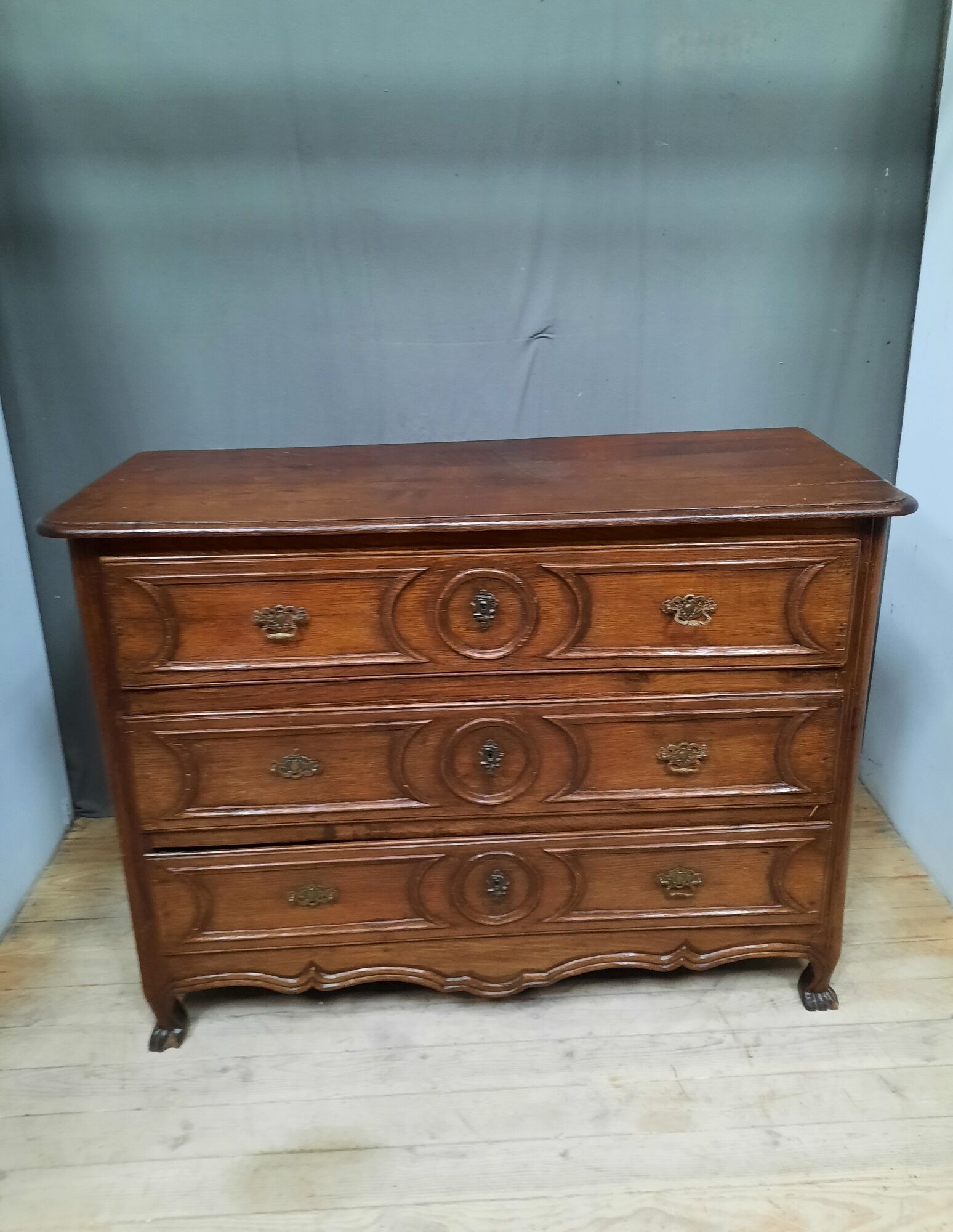 Chest of drawers in solid chene of the eighteenth sawcum