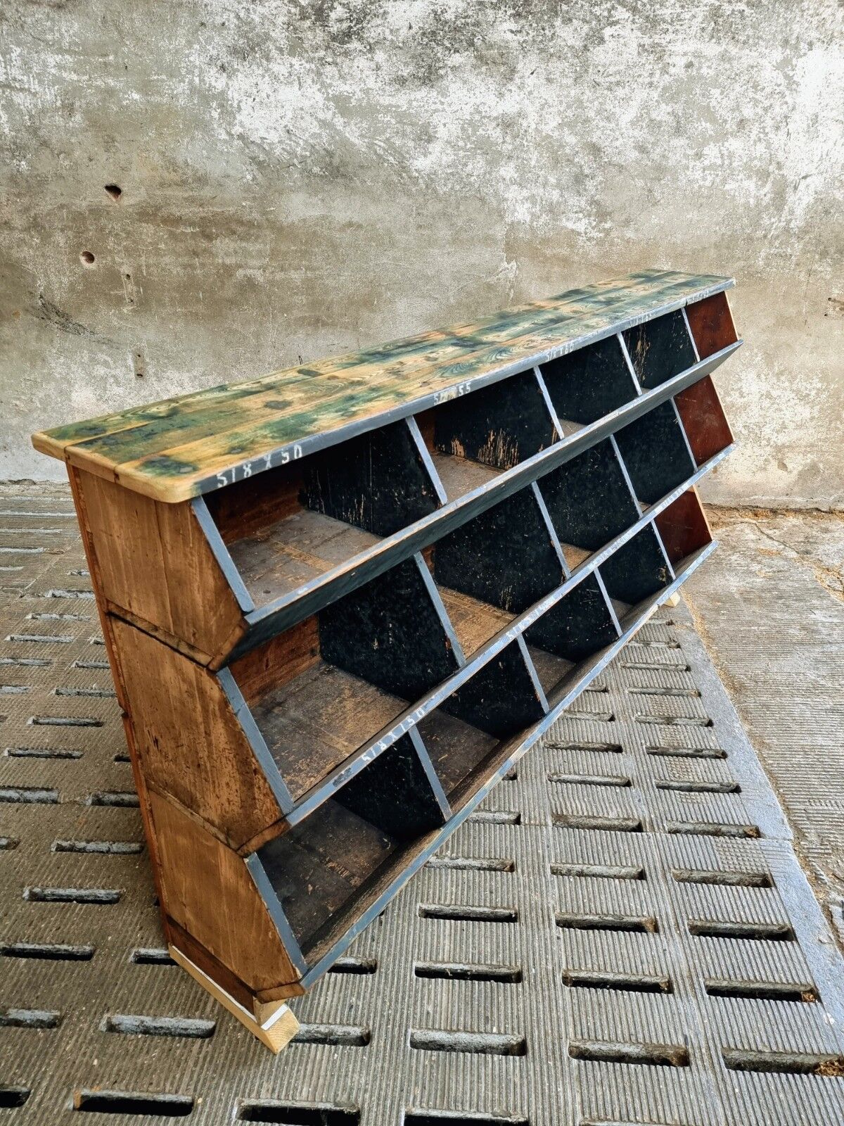 Old grutter cabinet shop cabinet