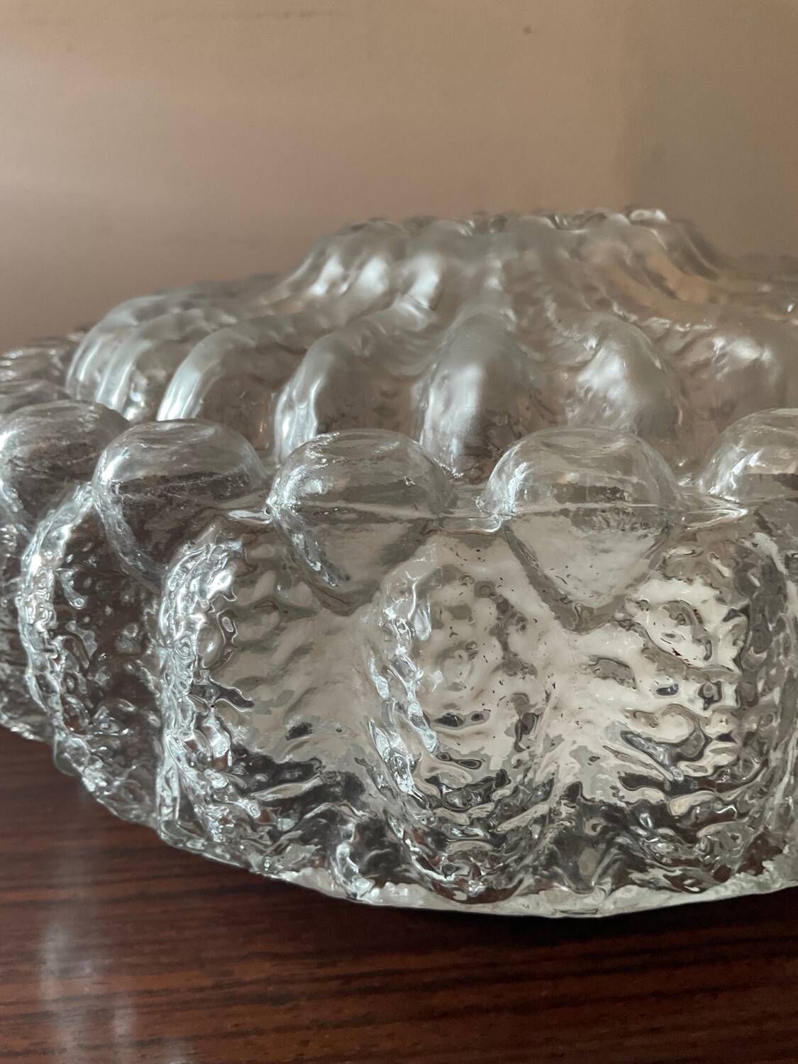 Vintage ceiling or wall light in molded glass from the 70s