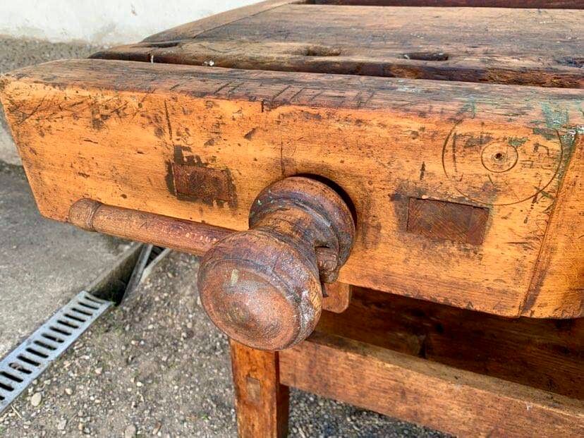 Old carpenter's workbench in solid wood late nineteenth century