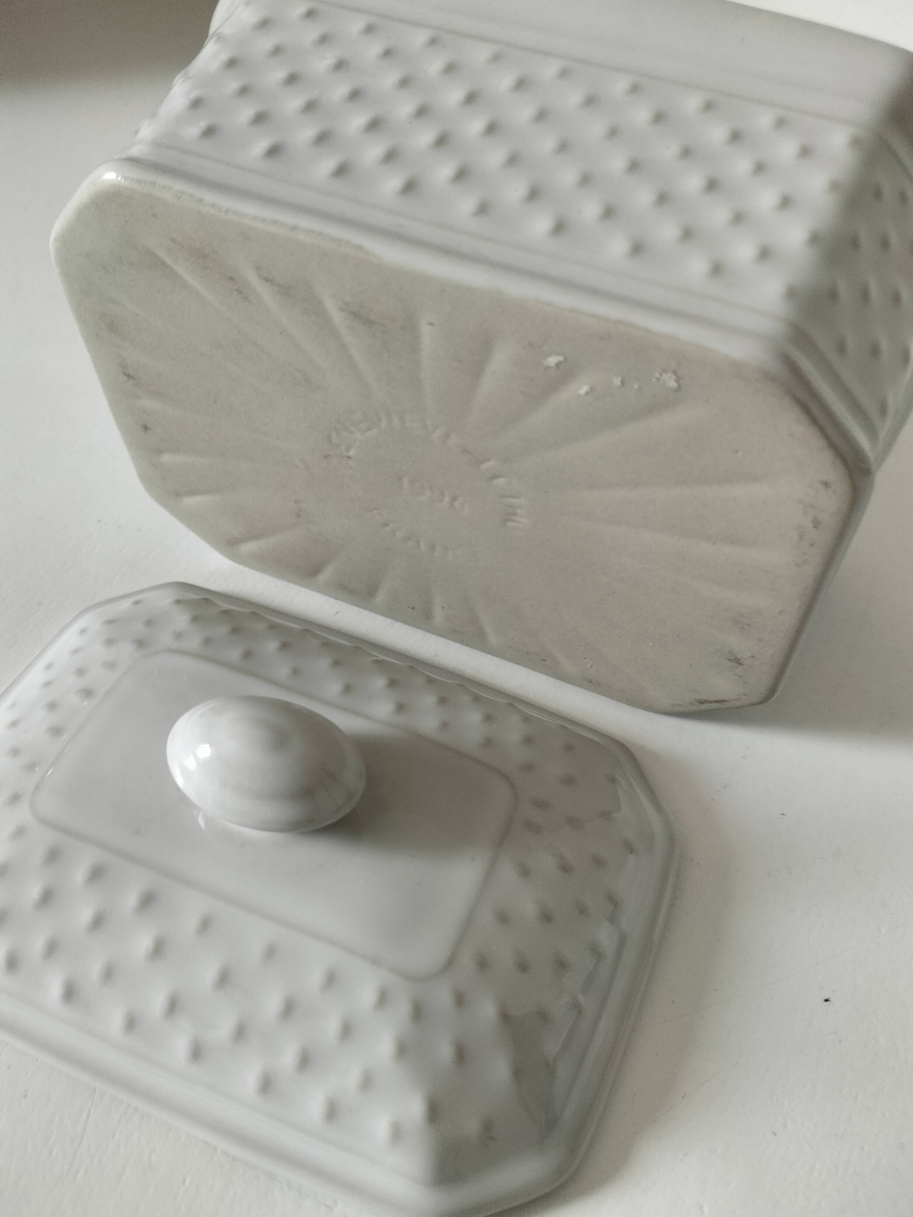 Small white porcelain terrine Geneviève Lethu – graphic relief