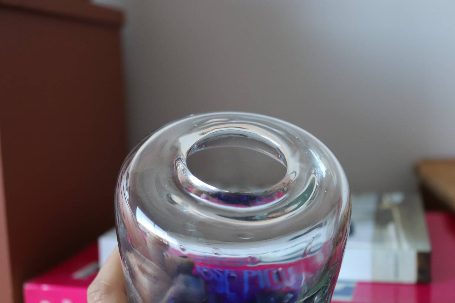 Murano vase in blue and white bubble glass