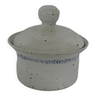 Jar with lid in varnished and speckled ceramic