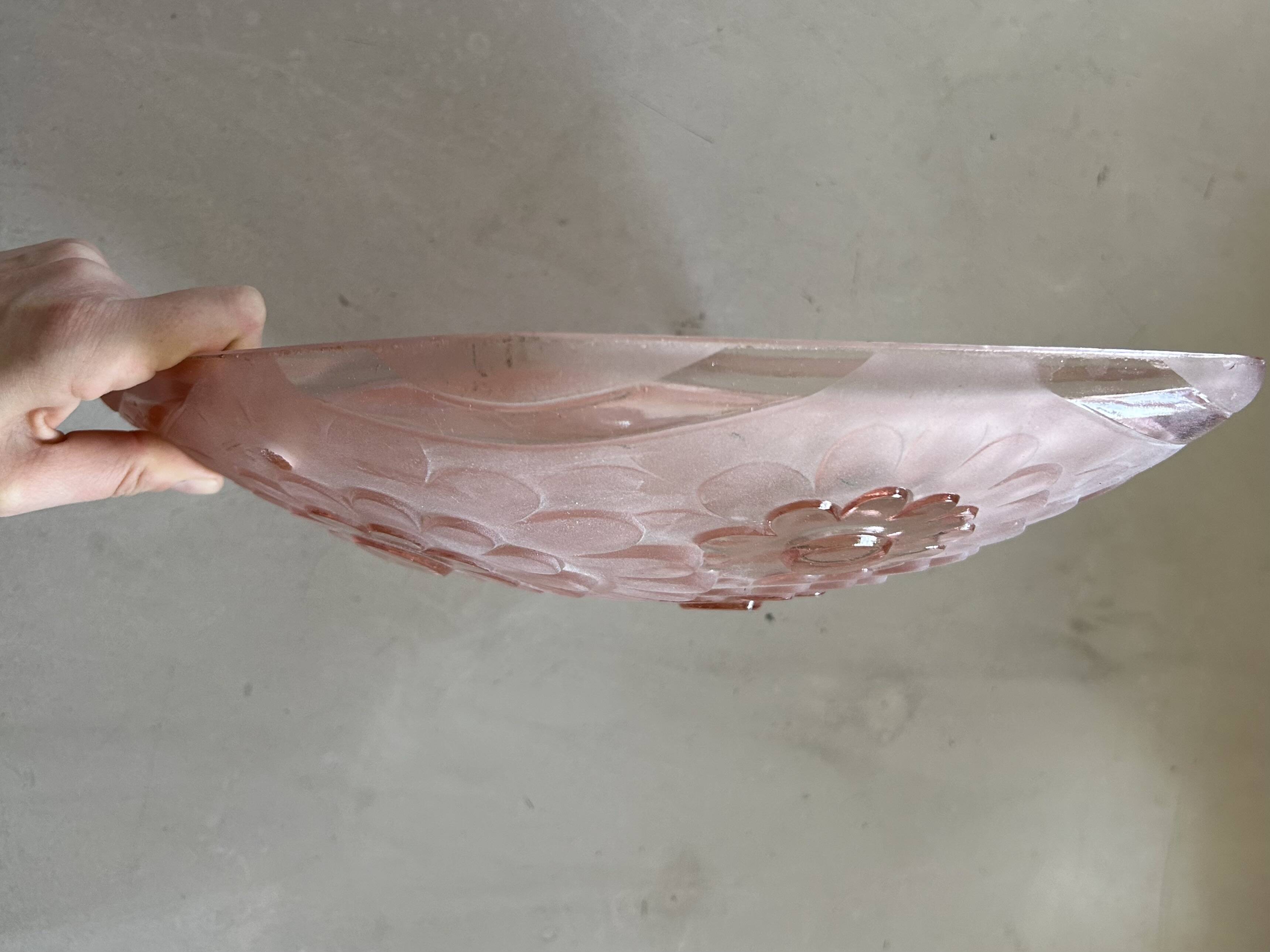 Vase suspension signed Degué