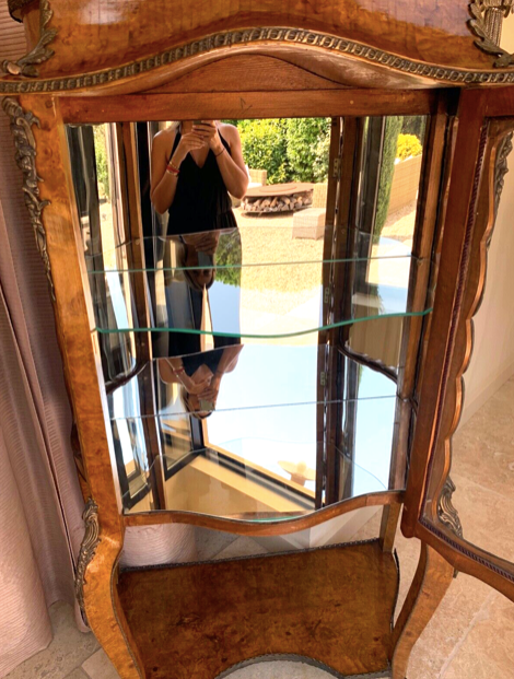 SHOWCASE of Louis XV style curved