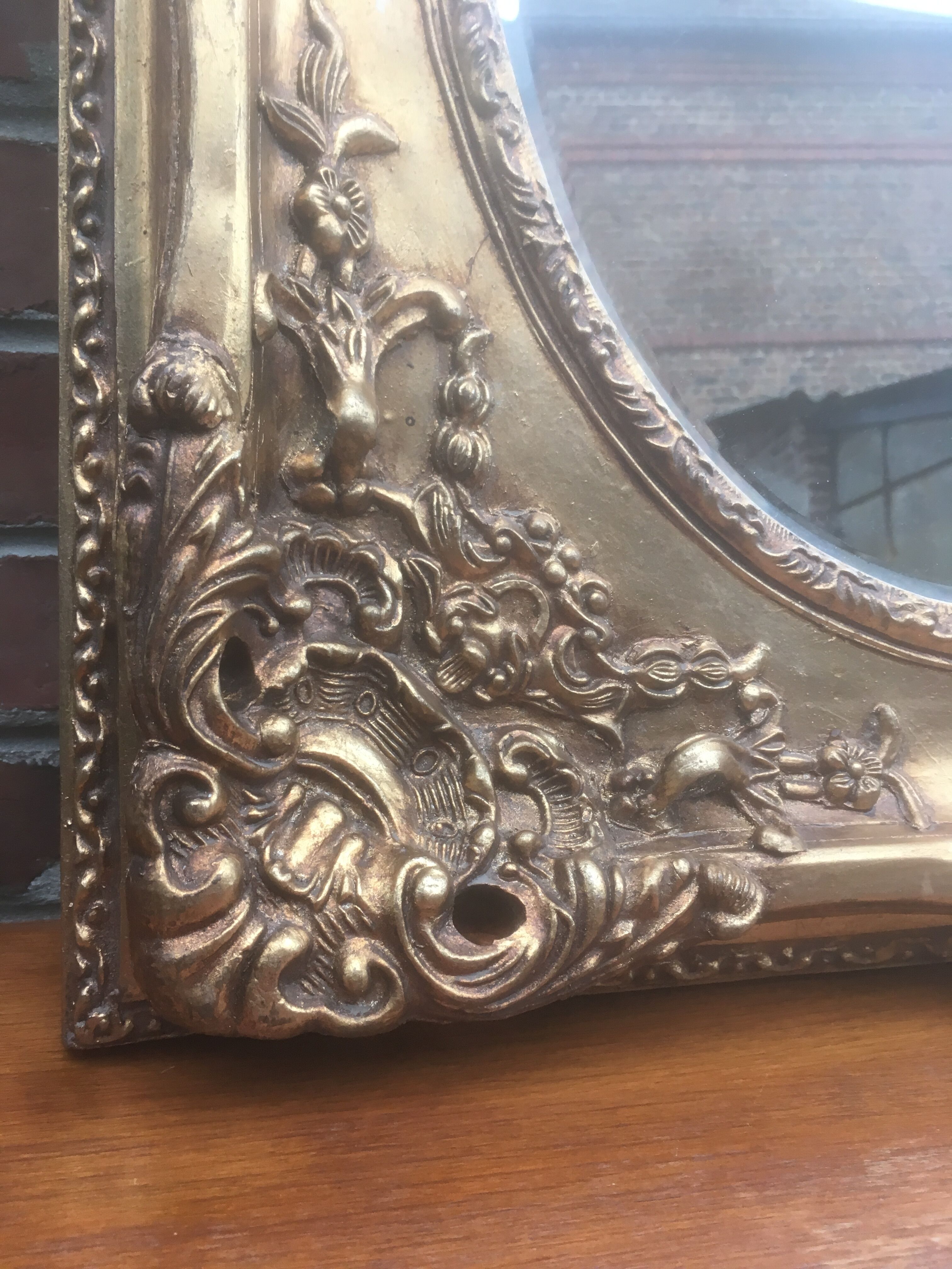 Miroir sculpté bois doré 73x63 cm