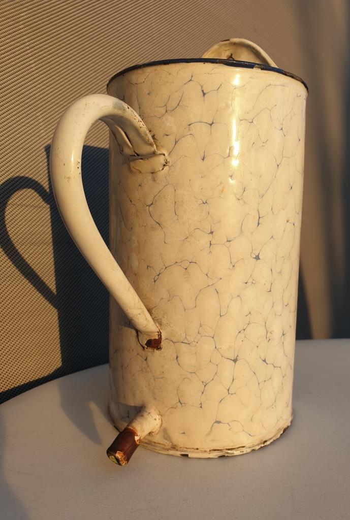 Pot washbasin wall mounted sheet metal enamelled