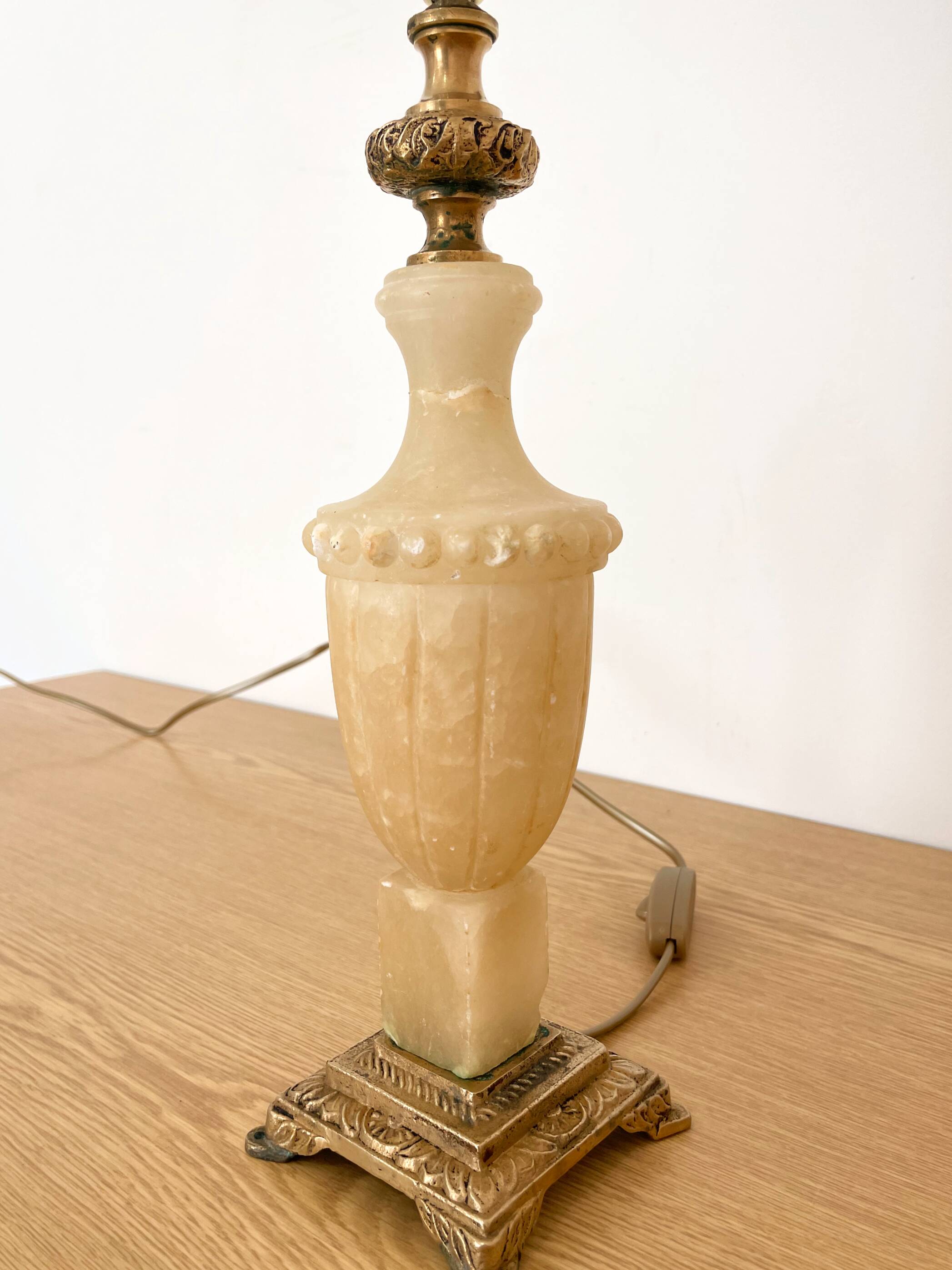 Antique lamp in onyx and bronze - early 20th century