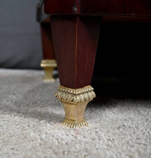 Meuble vitré en acajou, style Louis XVI, fin XIXe