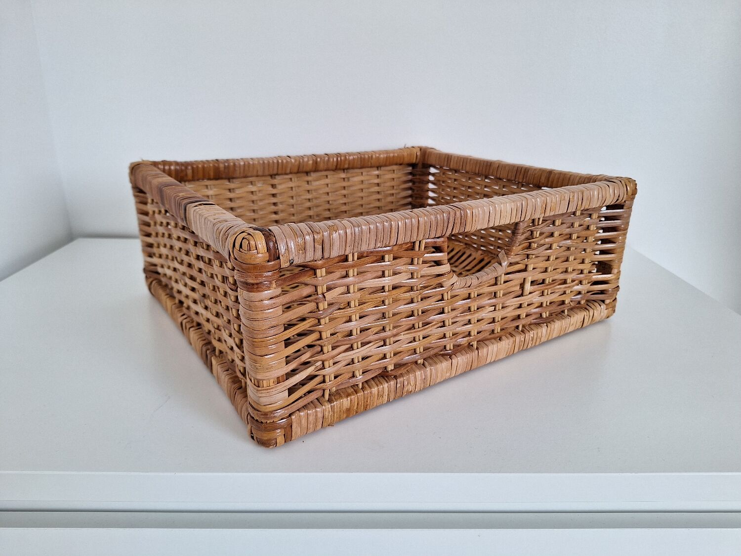 Wicker tray