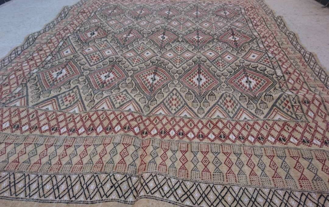 Kilim multicolor done hand woollen carpet 220x300cm
