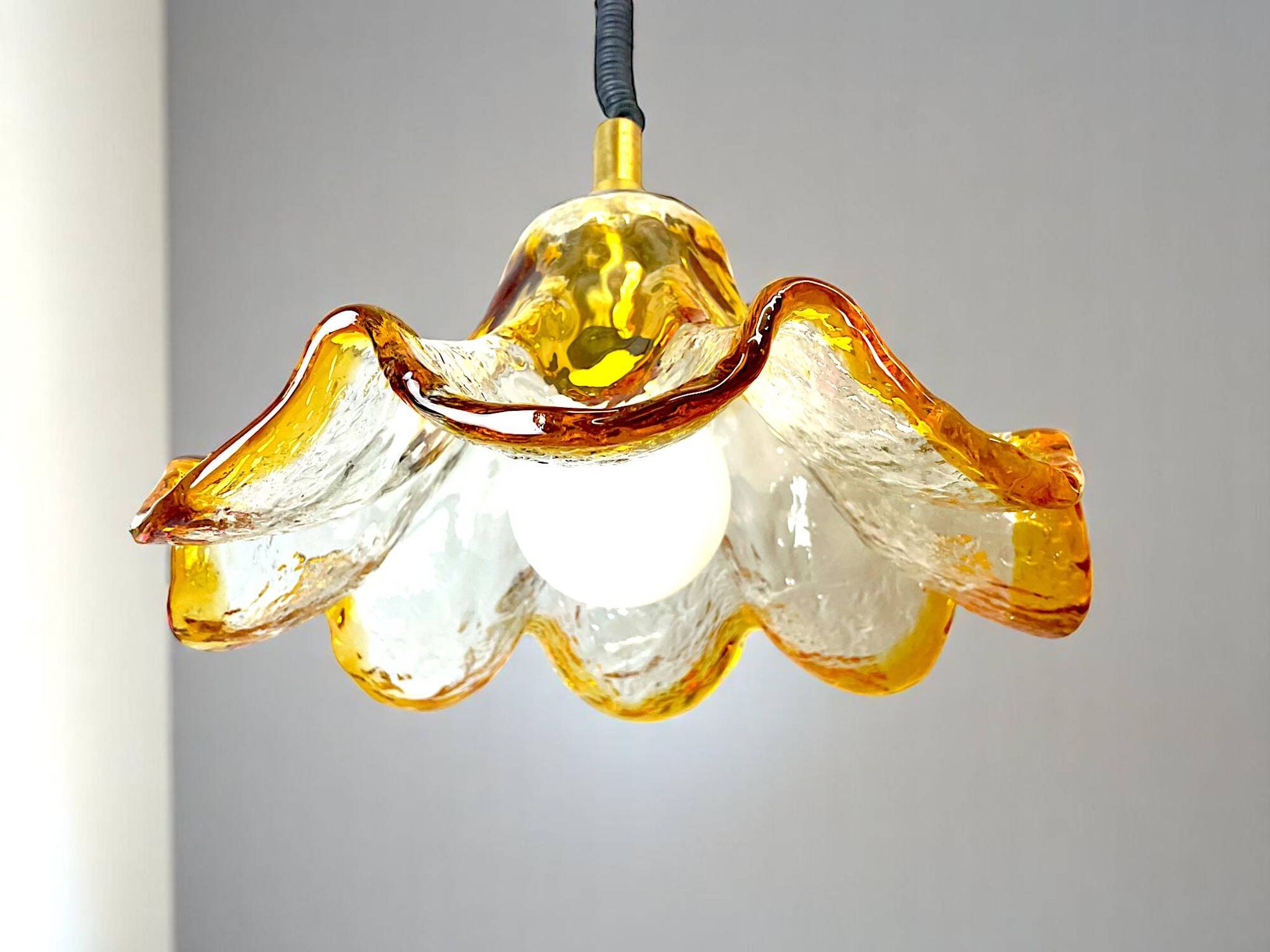 Lumière suspendue à abattant en verre de Murano