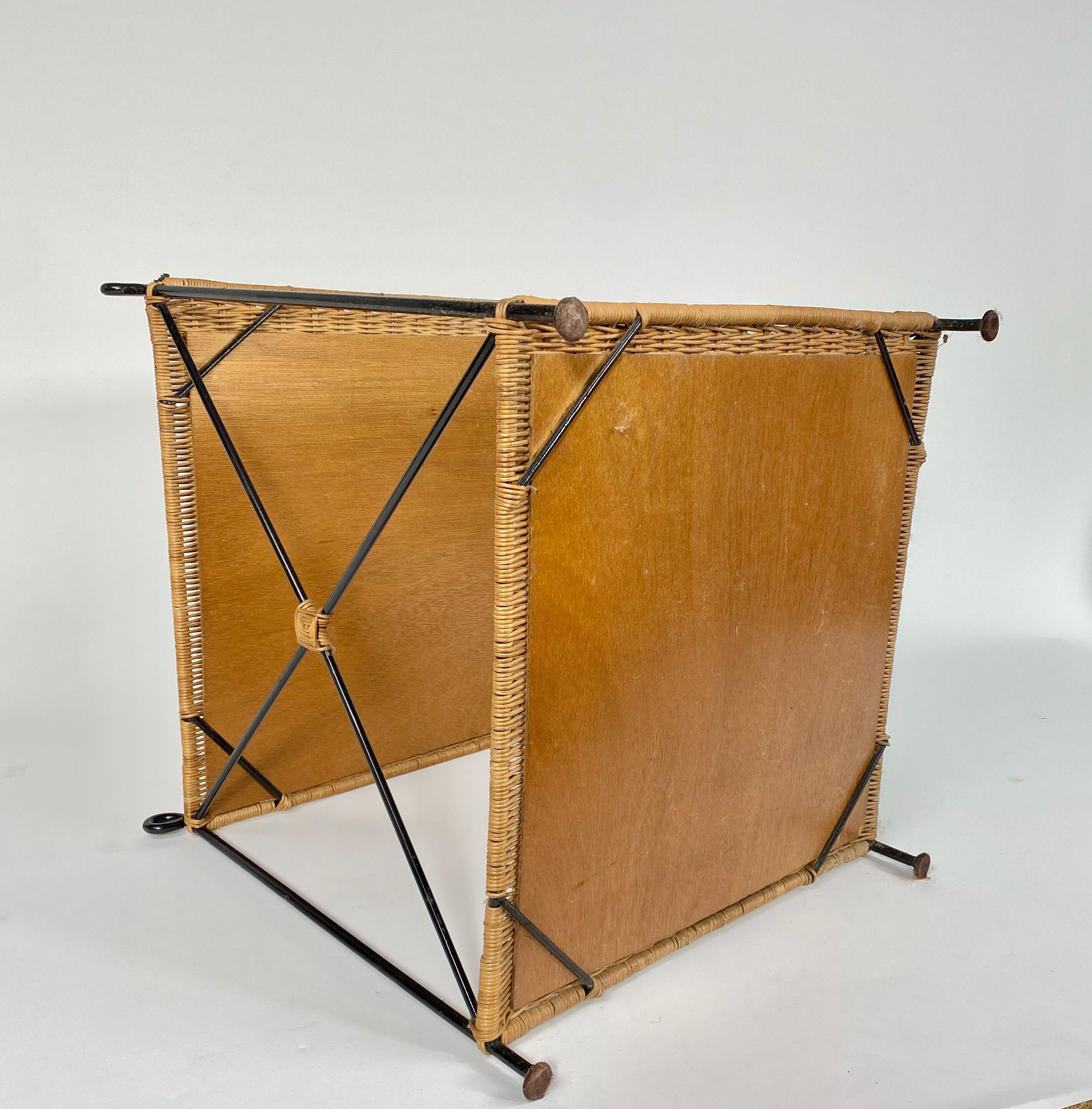 Wrought iron coffee table and braided wicker 50s-60s