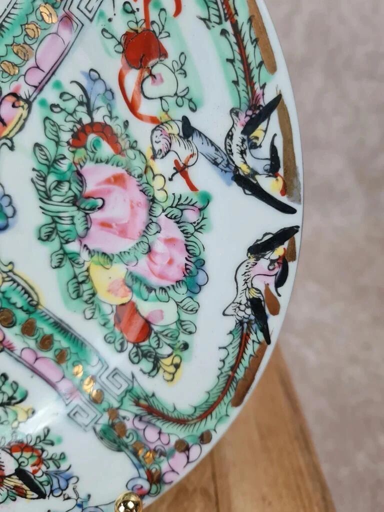 Antique plate made of Macao porcelain, hand-decorated.