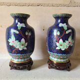 Paire de vases chinois en émail cloisonné + socles