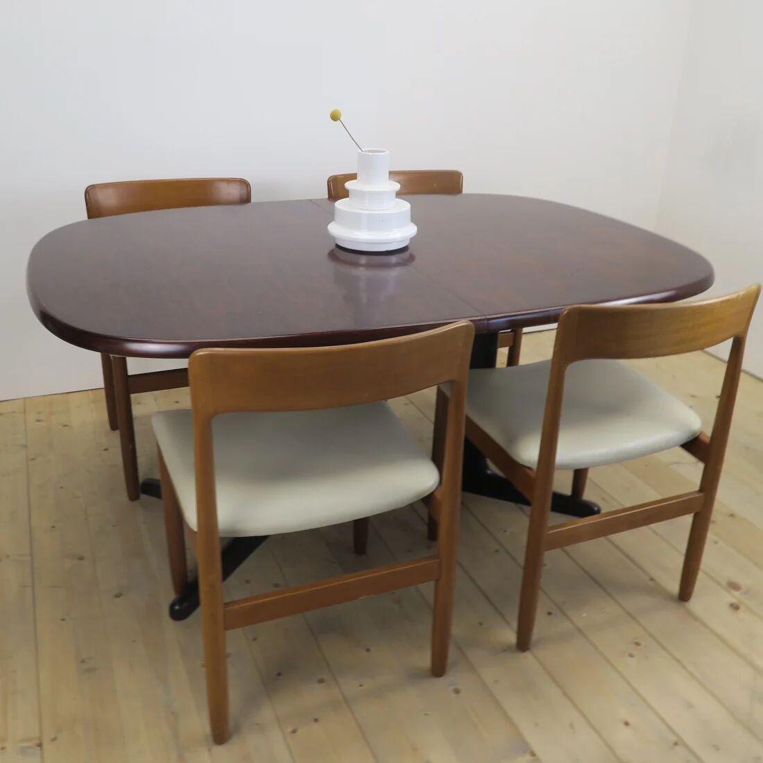 Extendable dining table in rosewood, Denmark 1960