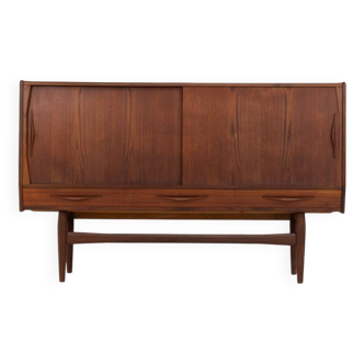 Teak highboard by Jensen & Mølholm (Denmark, 1960s).