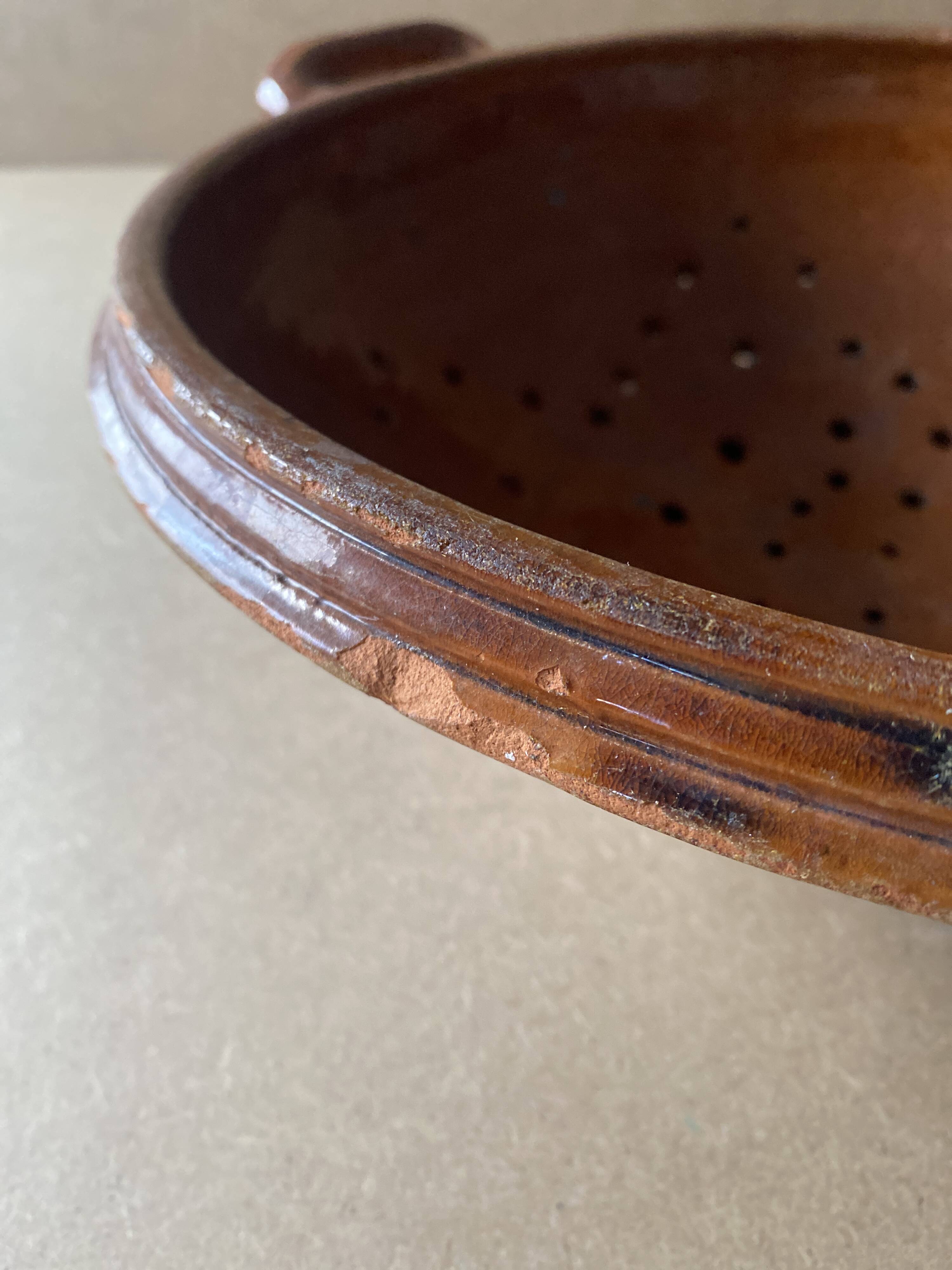 Glazed earthenware drainer