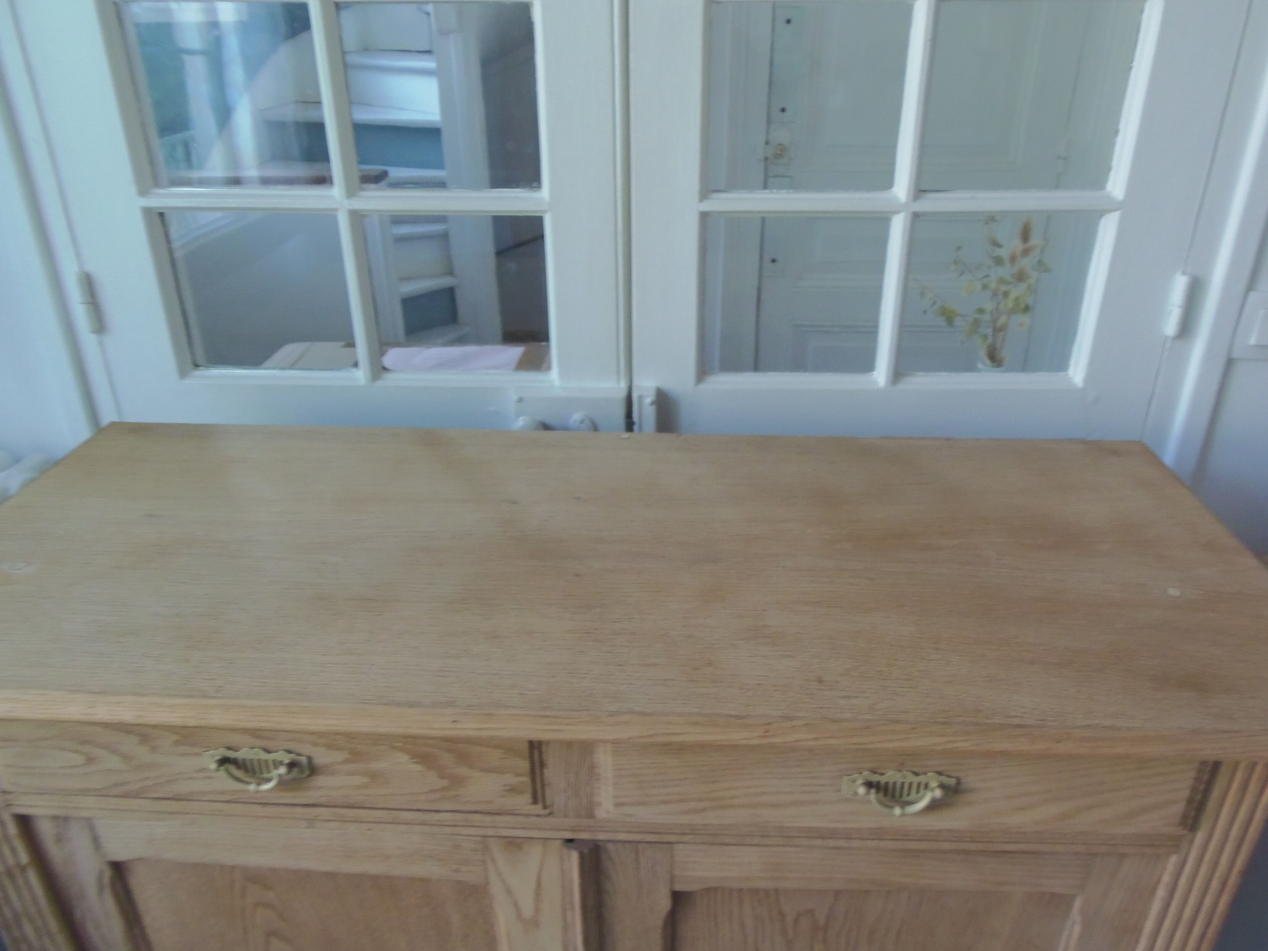 Vintage shallow oak sideboard, 2 drawers, 2 doors, 1 shelf.