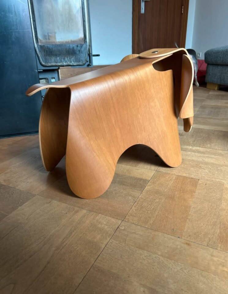 Eames Elephant – Vitra – Japanese Cherry – Official Edition