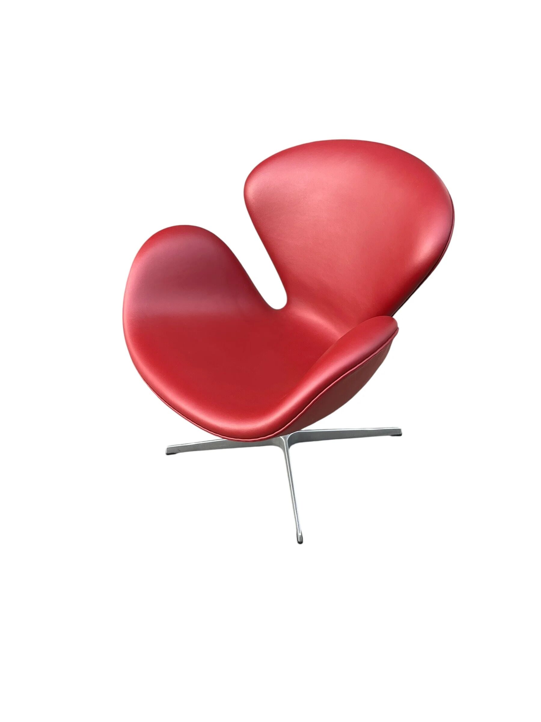 Swan chair by Arne Jacobsen for Fritz Hansen in Indian red leather