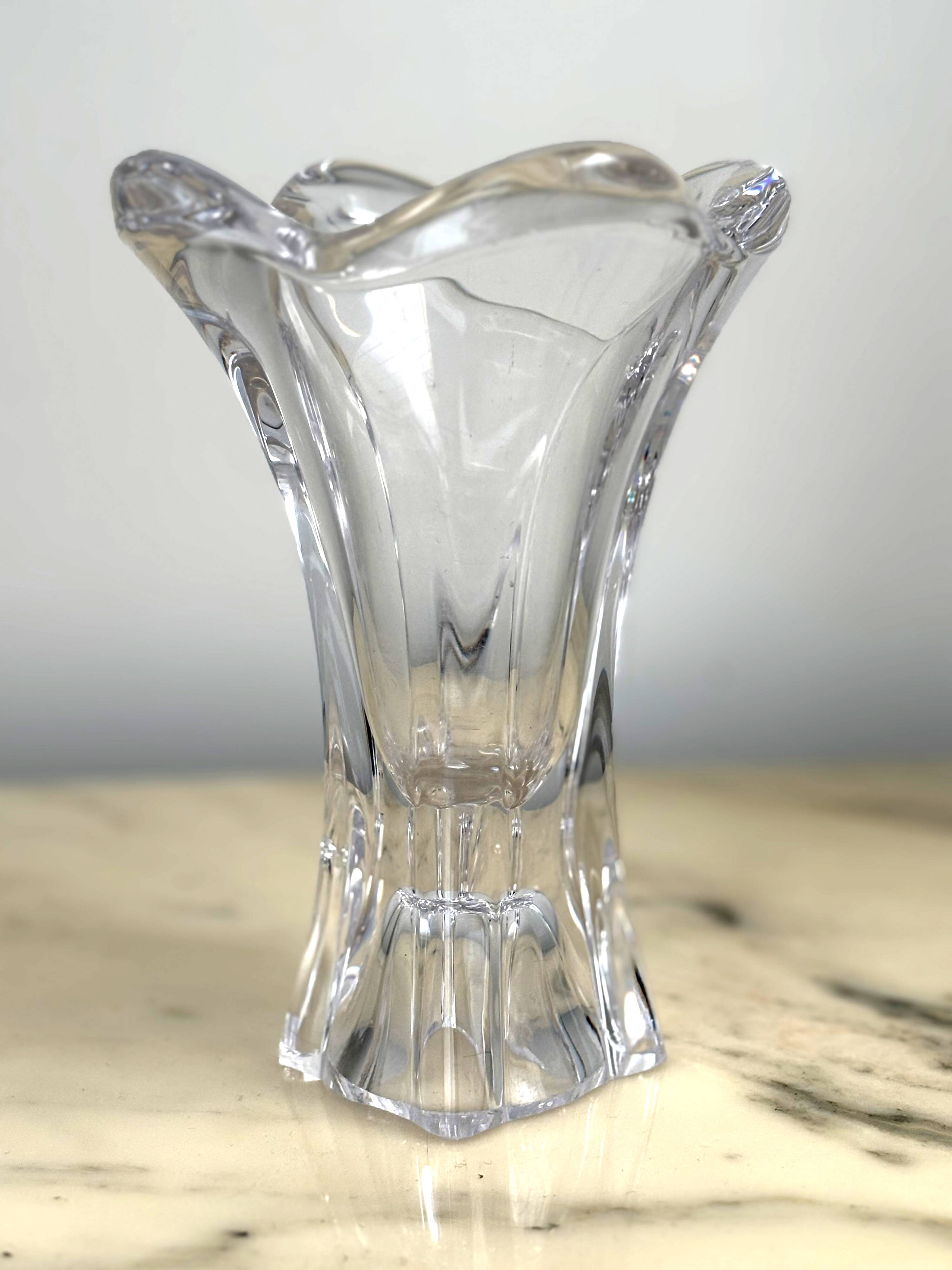 Petit vase corolle cristal de Bayel, design moderne épuré, déco de table ch