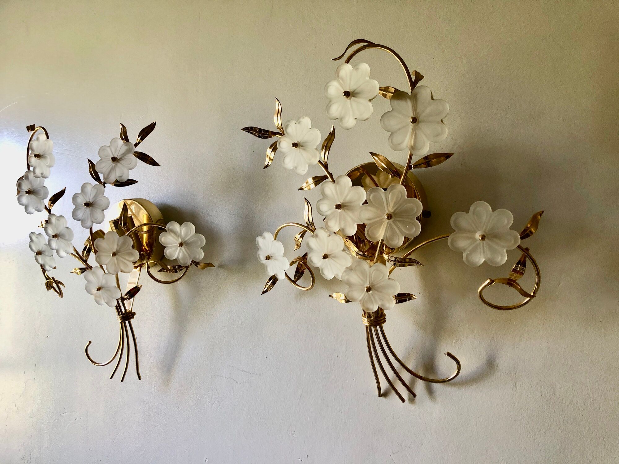 Pair of Italian wall lamps with a bouquet 1980