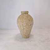 grande jardinière en pierre de Mactan ou en pierre fossile, années 1980