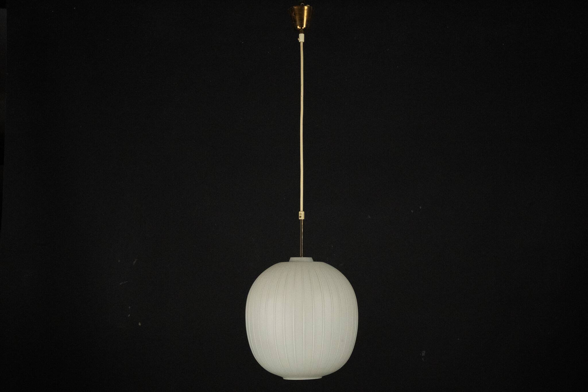 Mid-Century Italian pendant light in the style of Arredoluce Monza. Italy 1950