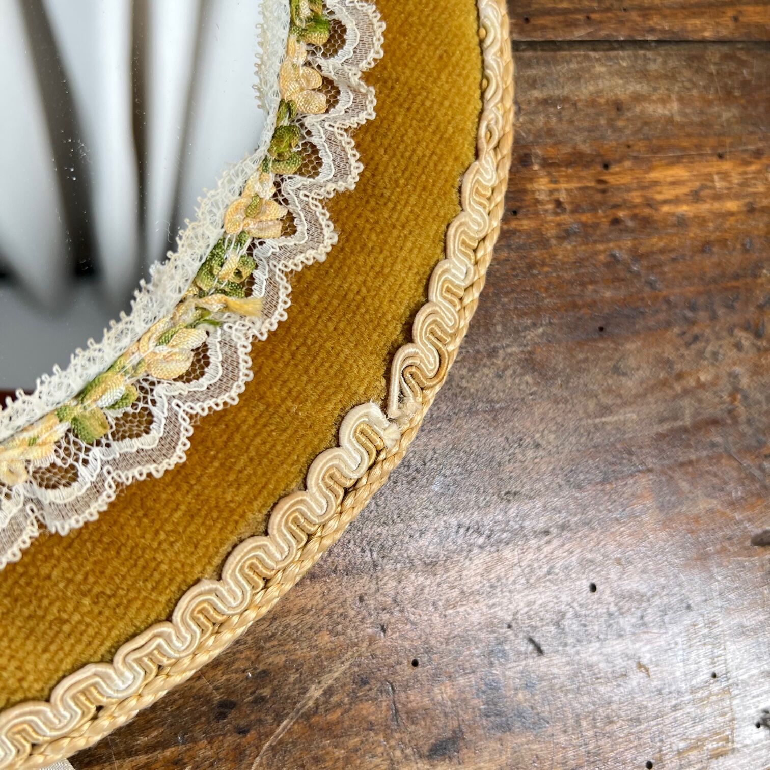 Miroir vintage jaune