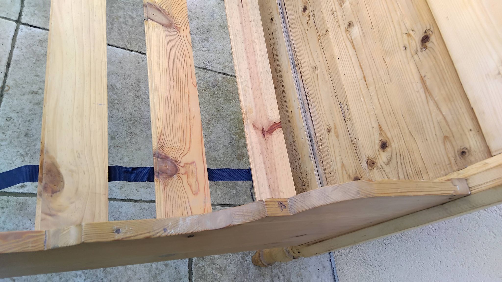 Vintage pine bed chalet style Savoie for one person