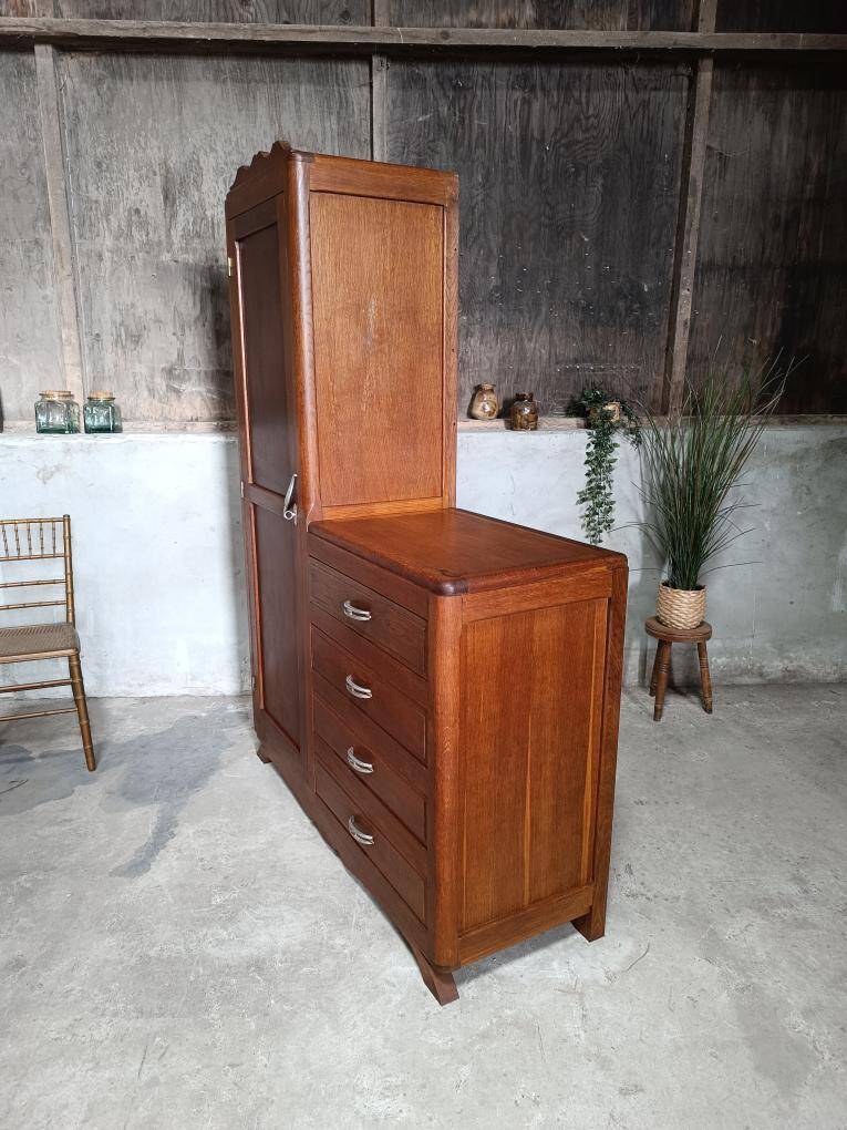 Armoire asymétrique