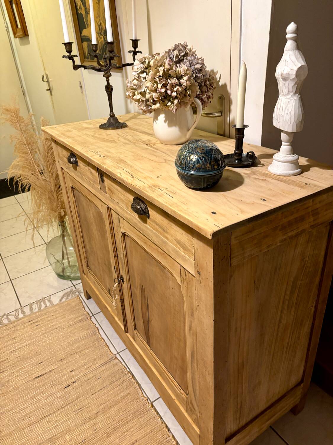 Parisian buffet in raw wood