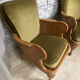 Fauteuils cannage et tissus velours