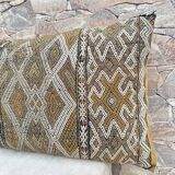Housse de coussin berbère vintage : coussin marocain en laine, motif Boujad