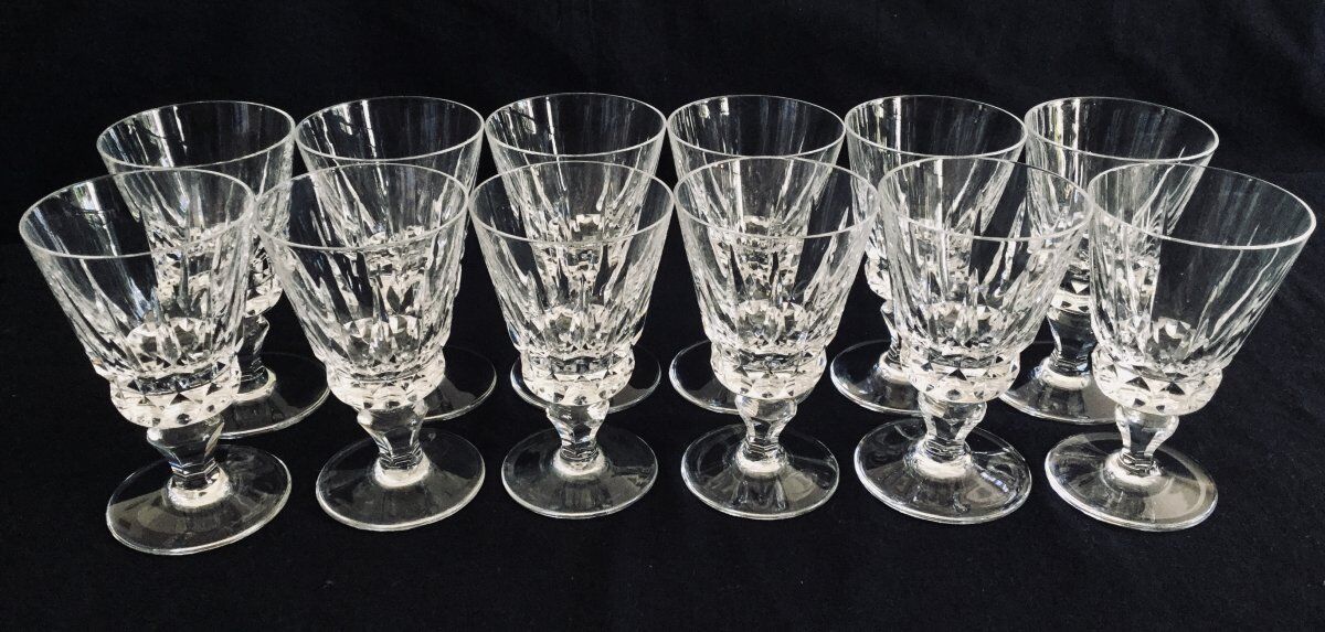 Set of 12 glasses of white wine in Crystal of Saint Louis model Guernsey