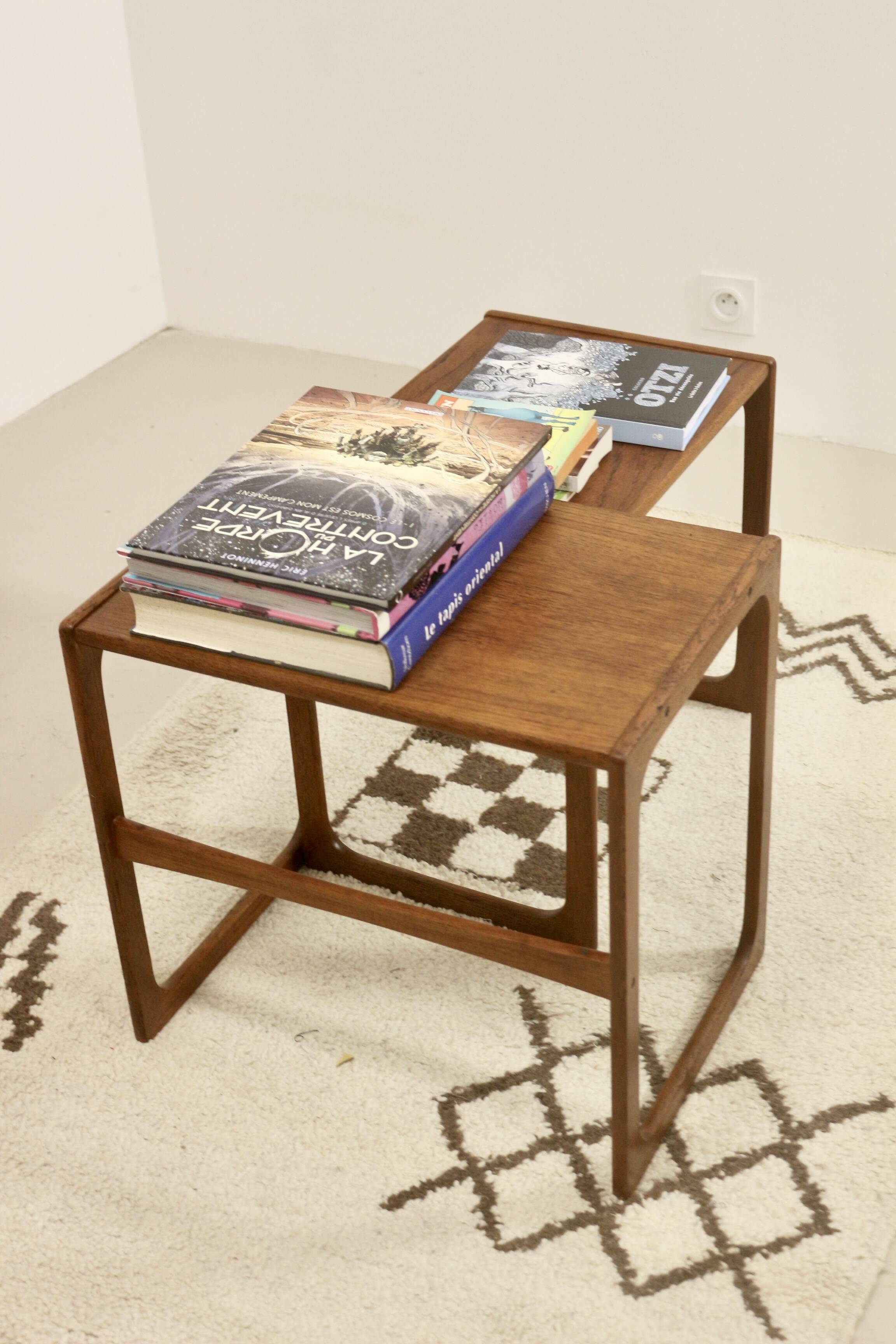 Scandinavian nesting tables rn teak year 60. Ref twiny.