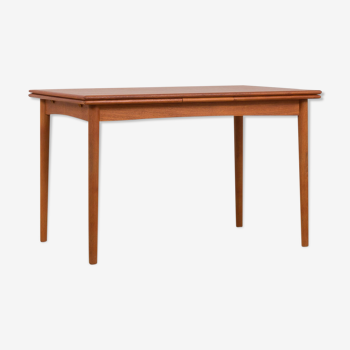 Danish teak dining table extandeble with two hidden leaves, 1960s.