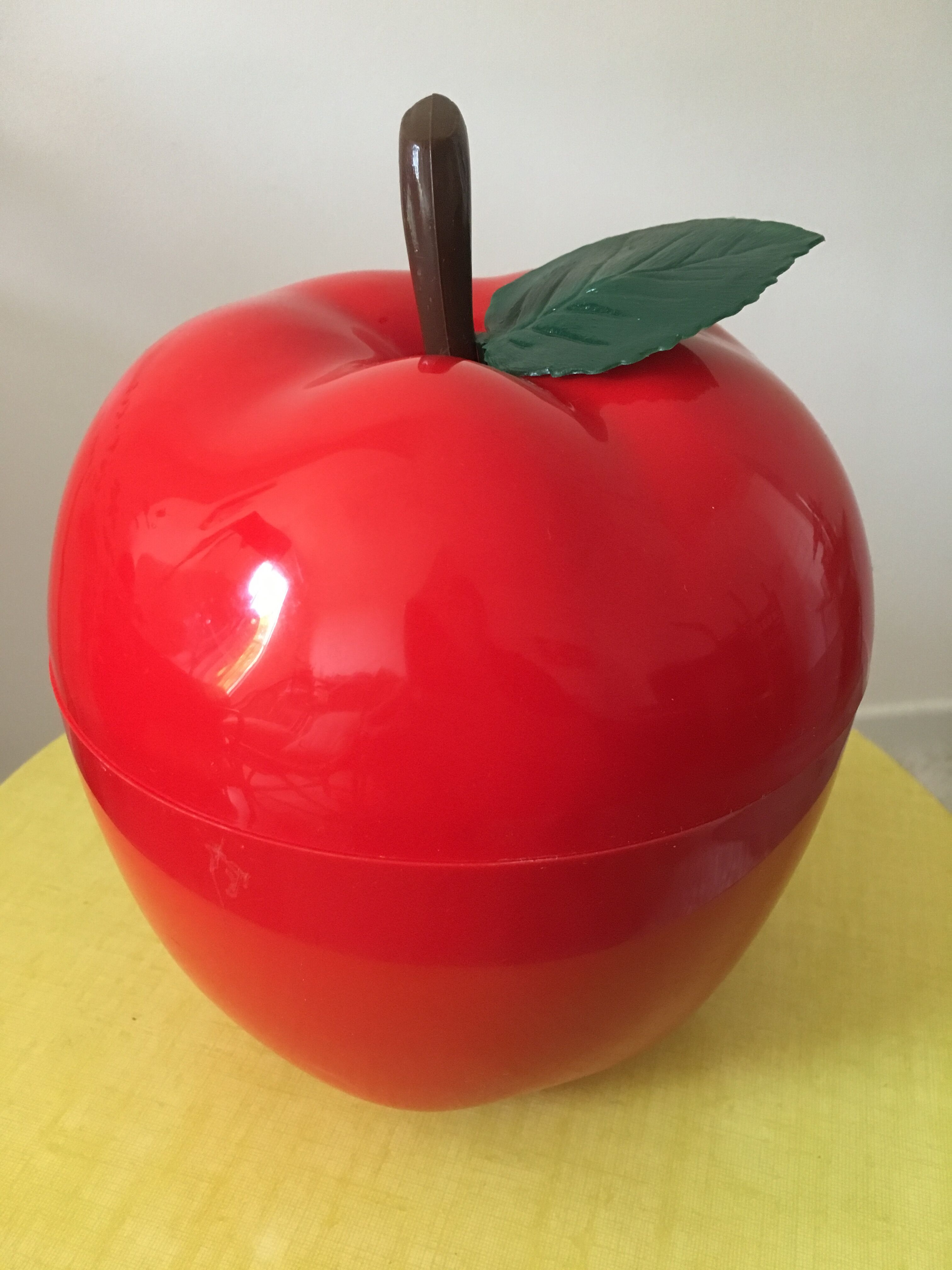 Red apple ice bucket vintage