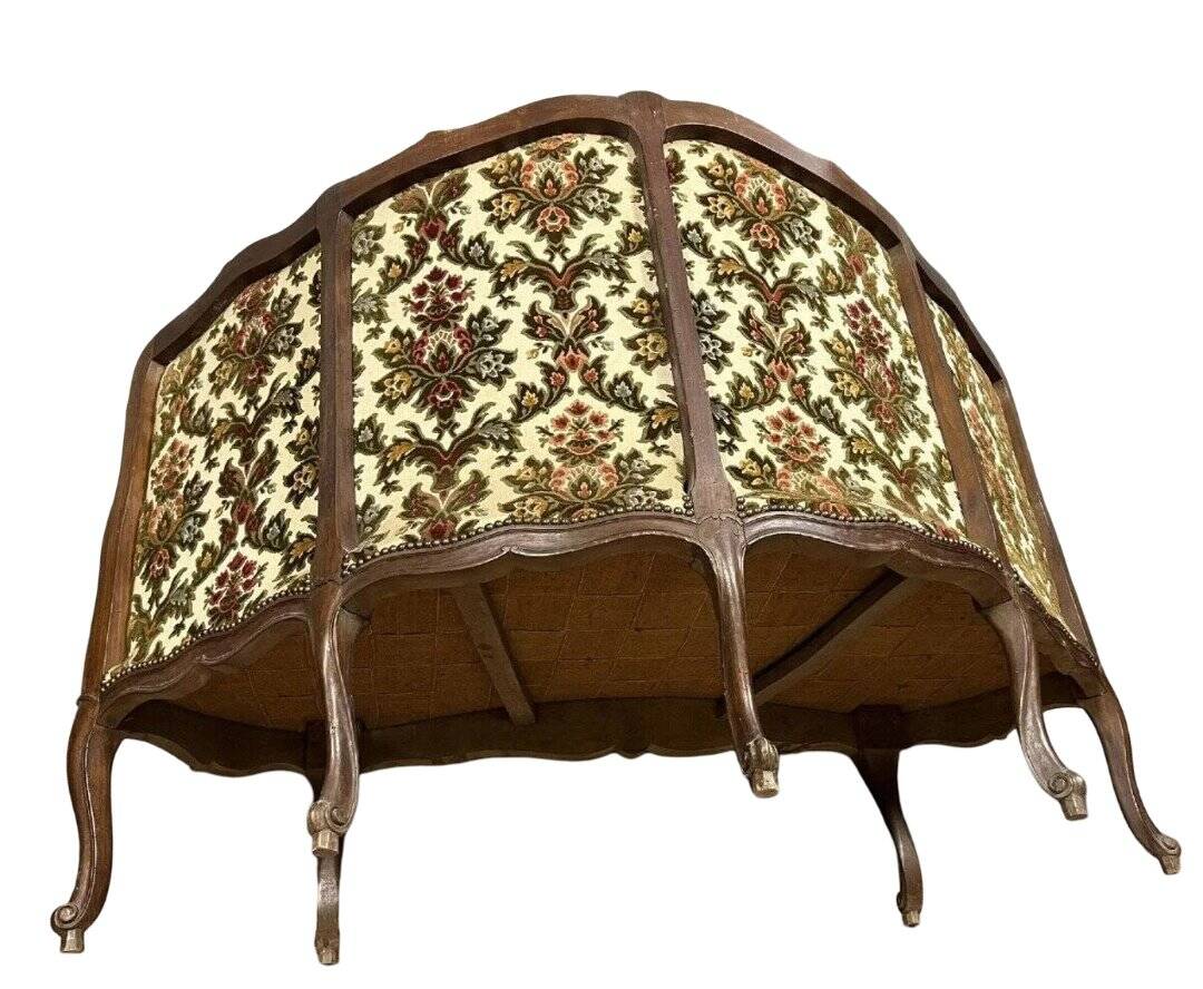 Rare Banquette d'angle / caqueteuse style Louis XV en bois sculpté