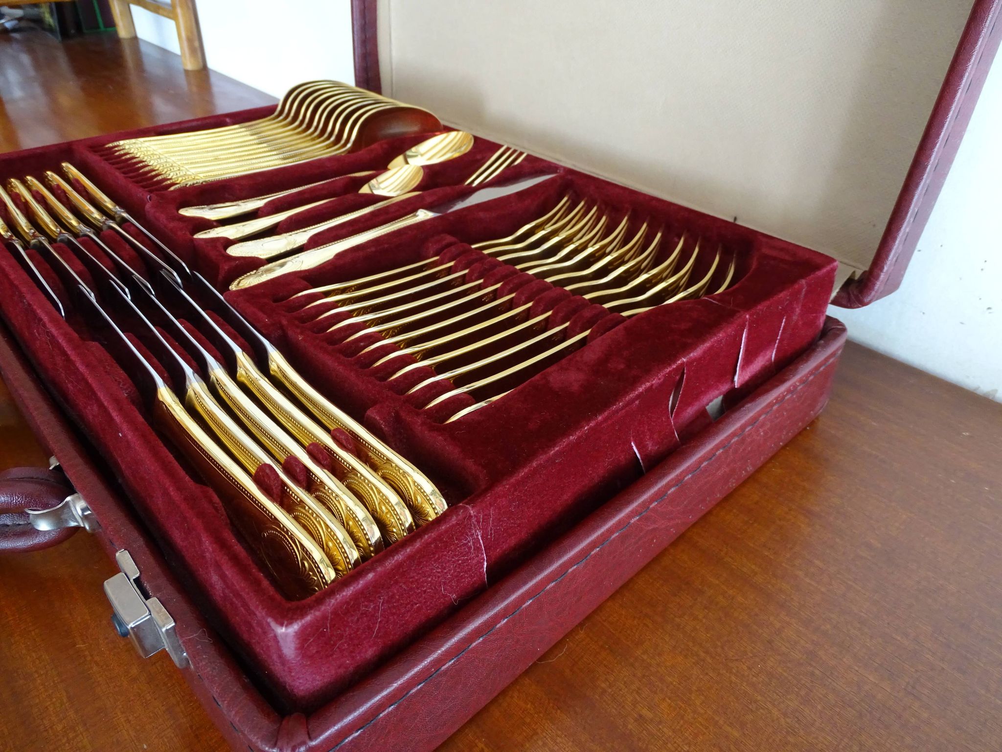 Ménagère Bestecke Solingen 70 pieces gold plated 24 carat for 12 people