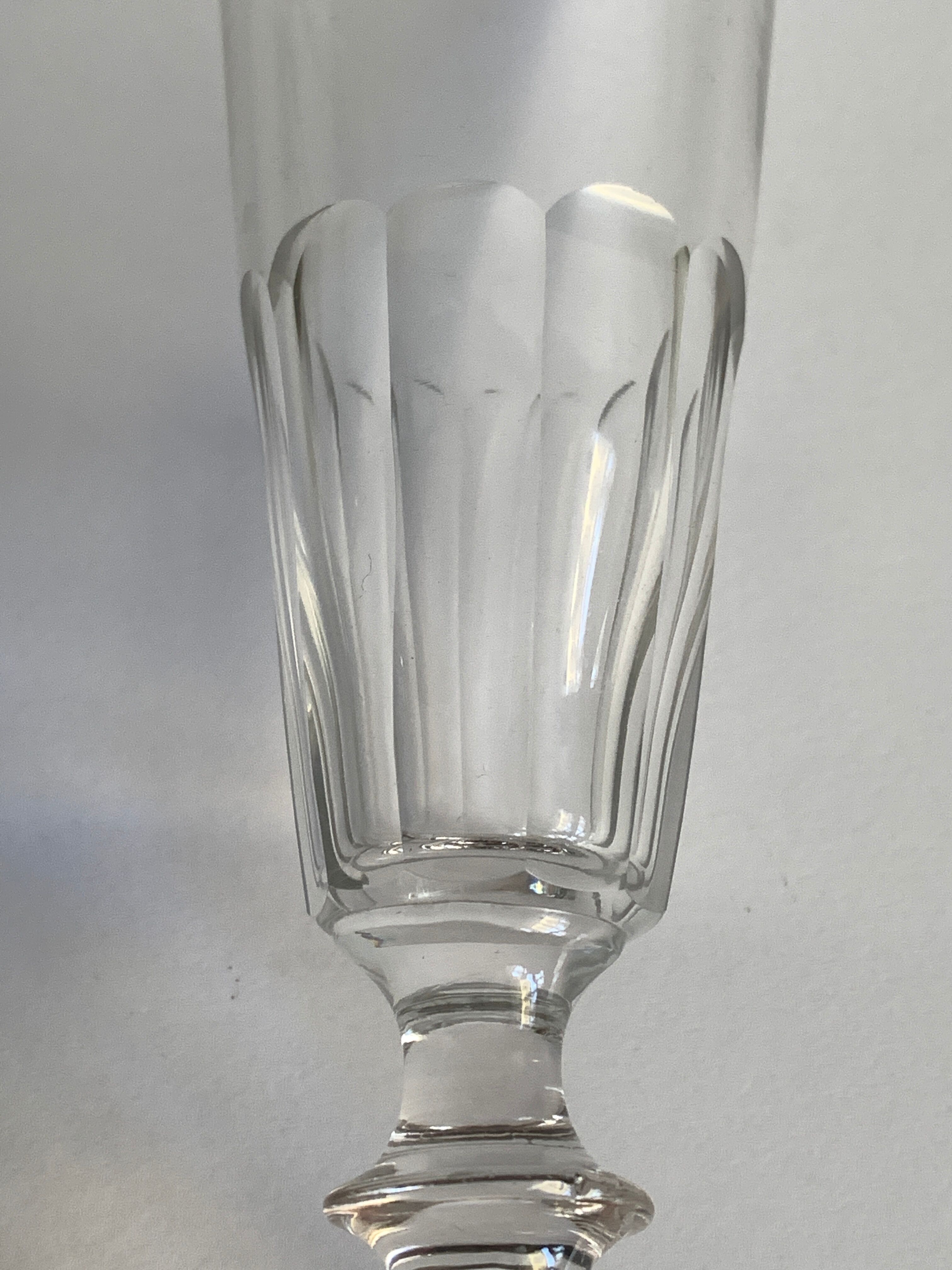 6 flûtes à champagne en verre soufflé, modèle ancien Caton de Saint Louis
