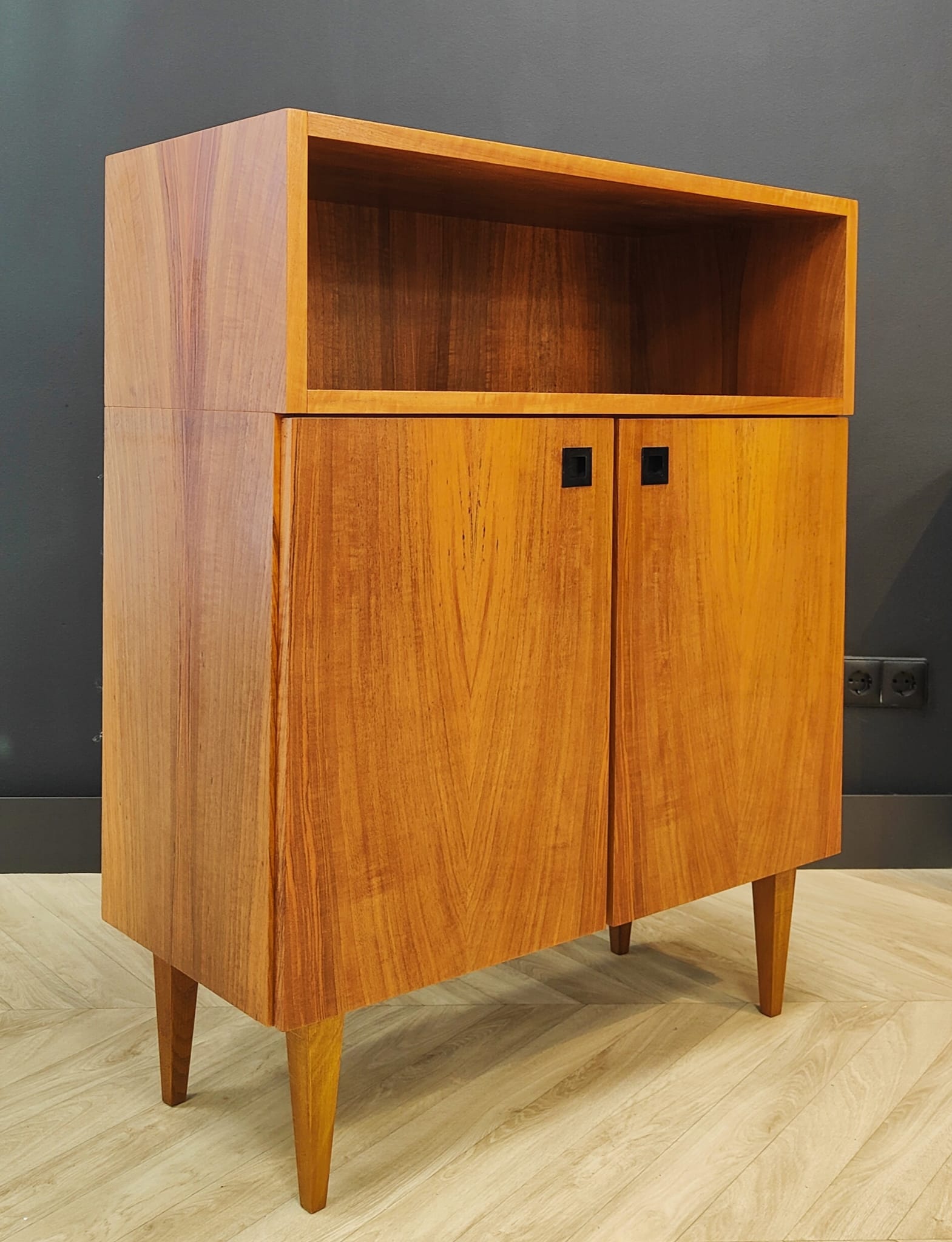 Mid century cabinet