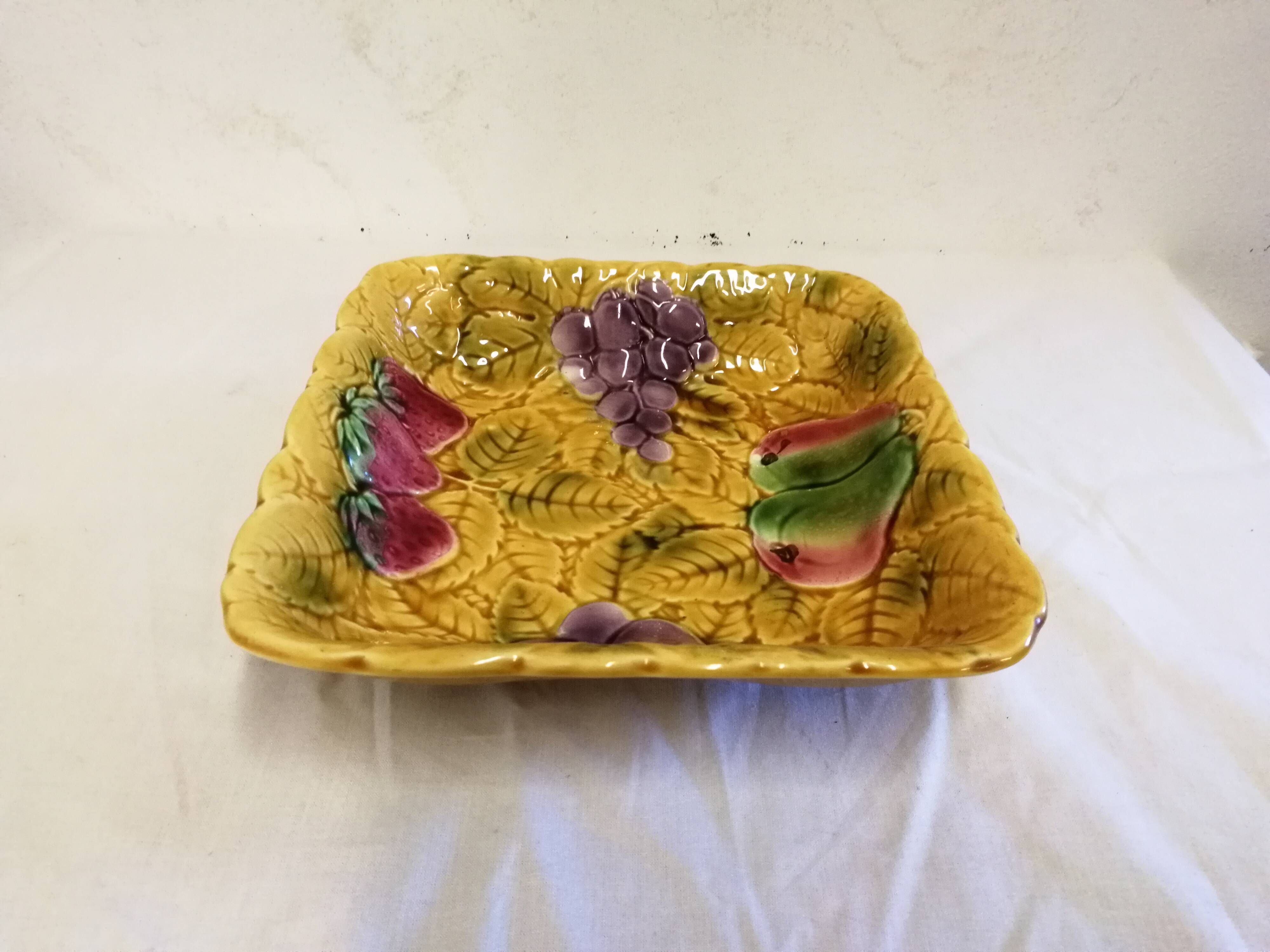 Old Dish, Barbotine fruit bowl