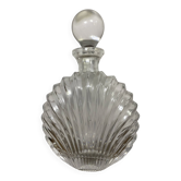 Shell-shaped carafe with a ball stopper