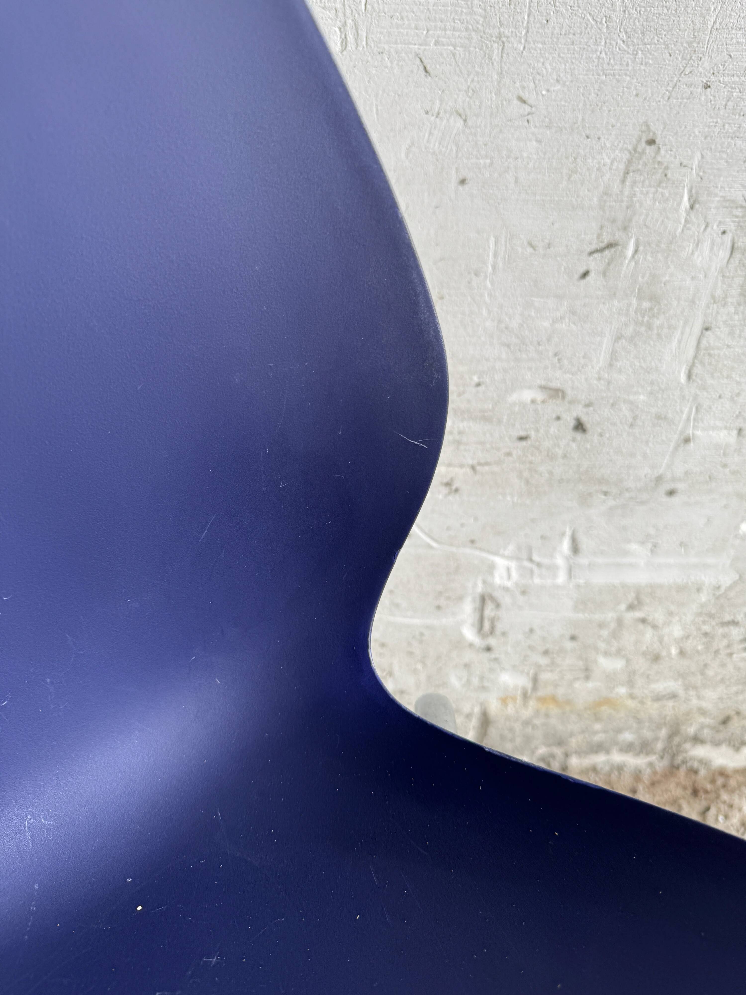 Set of 4 Kartell Maui Chairs — Navy Blue Polypropylene Seats, Chrome Legs, by Vico Magistretti