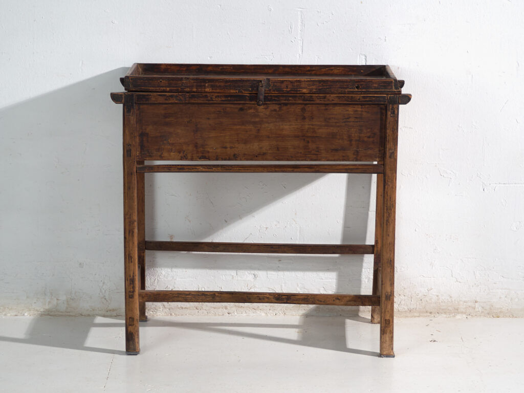 Antique Chinese writing desk with drop leaf in pine – China, circa 1930