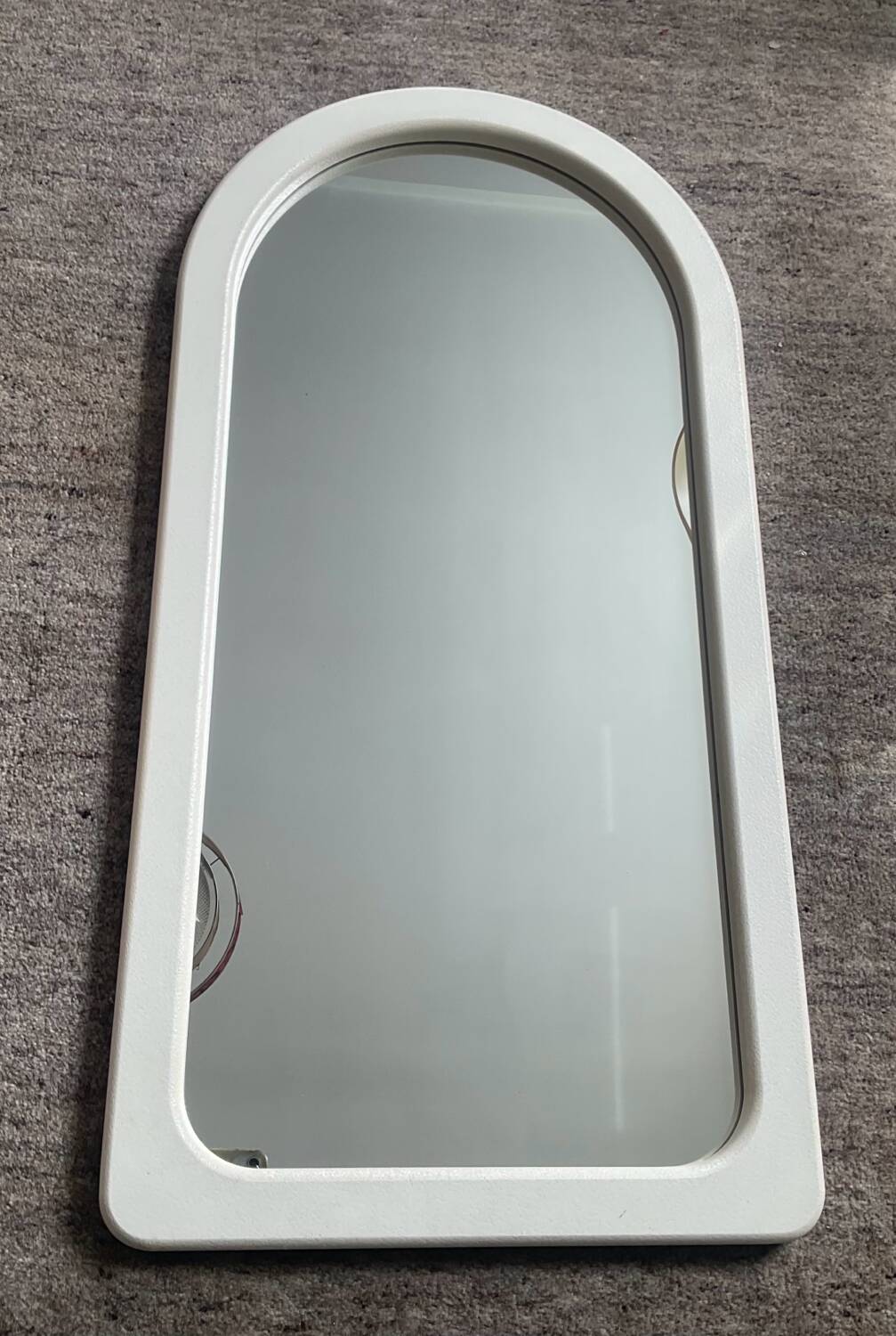 Vintage wooden mirror in white from the 70s-80s.