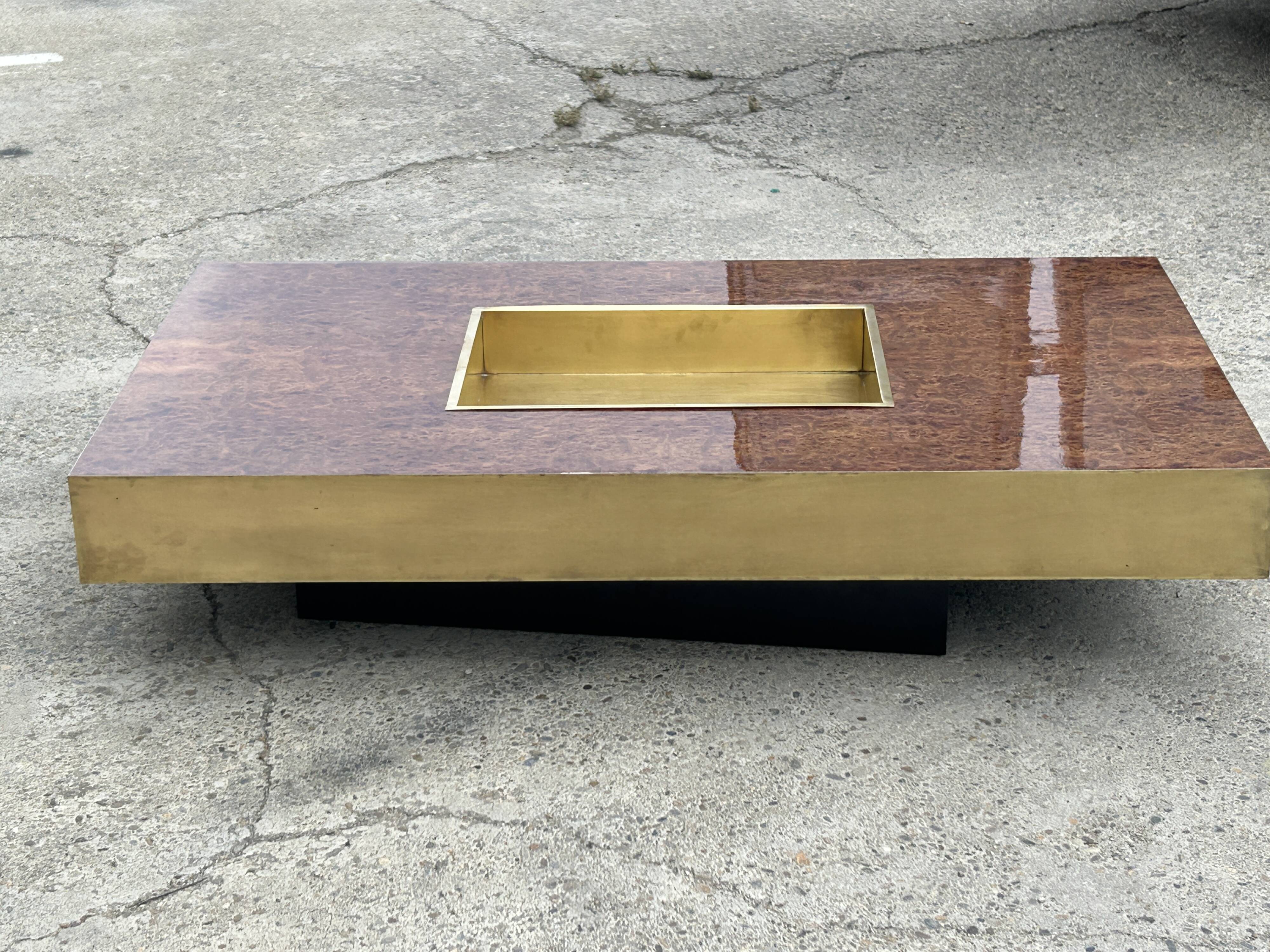 Willy Rizzo coffee table in walnut burl and brass 1970