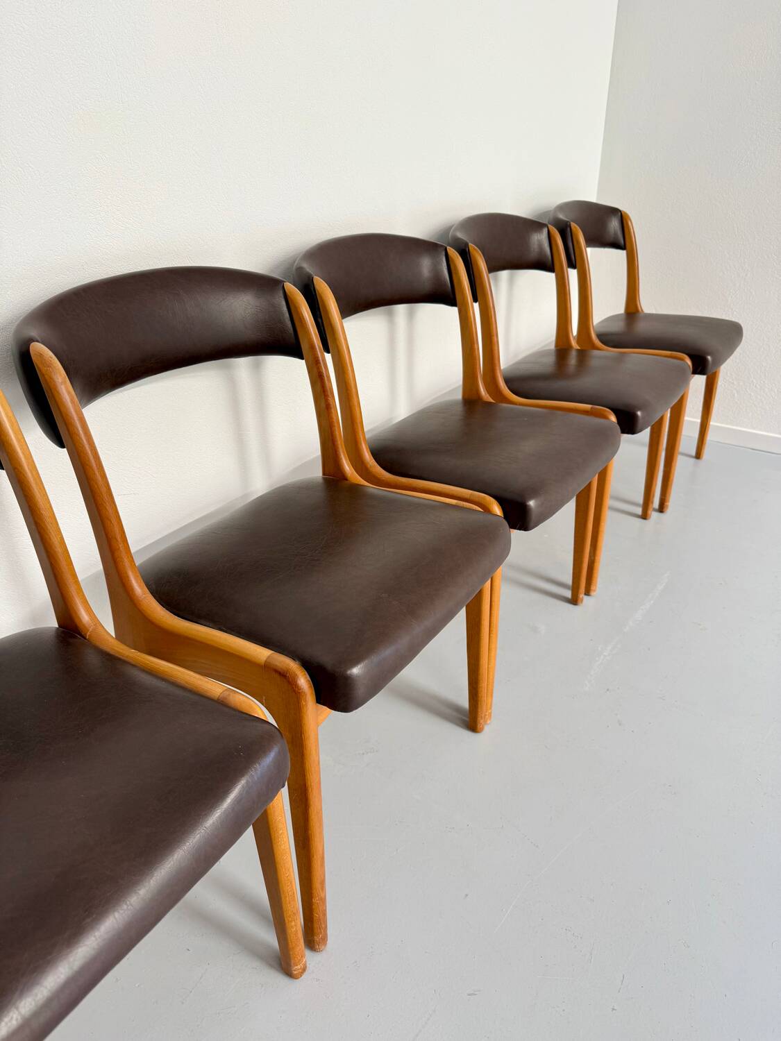Set of 6 Baumann curved wood and imitation leather chairs, gondola model, 70s